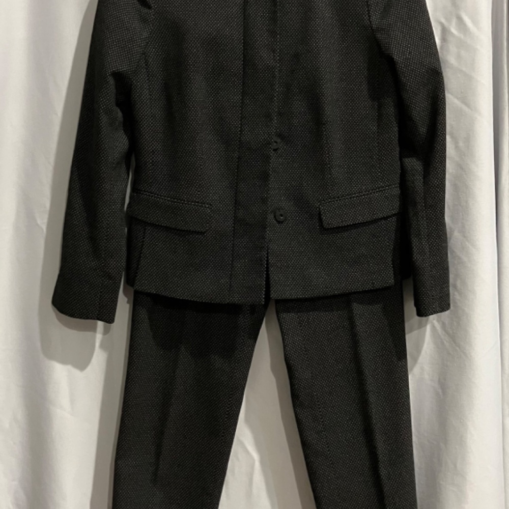 Suit - image 2